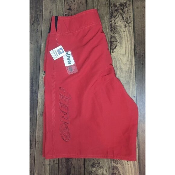 Reef You Again Boardshorts Swim Men's Size 28 Red New - Picture 1 of 5